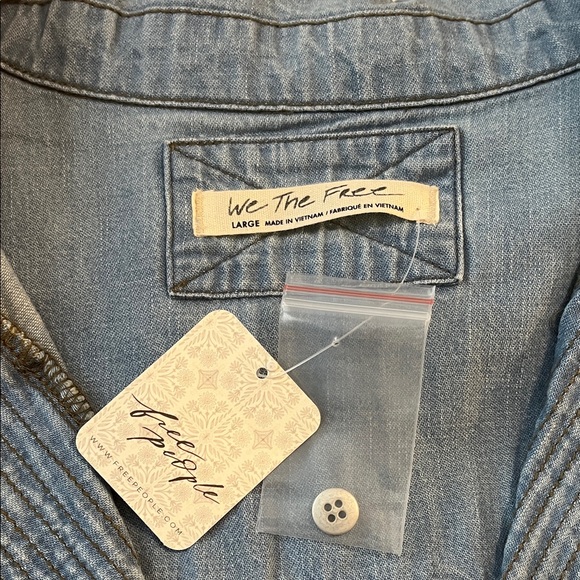 We The Free Light Blue Denim Top - Picture 8 of 9